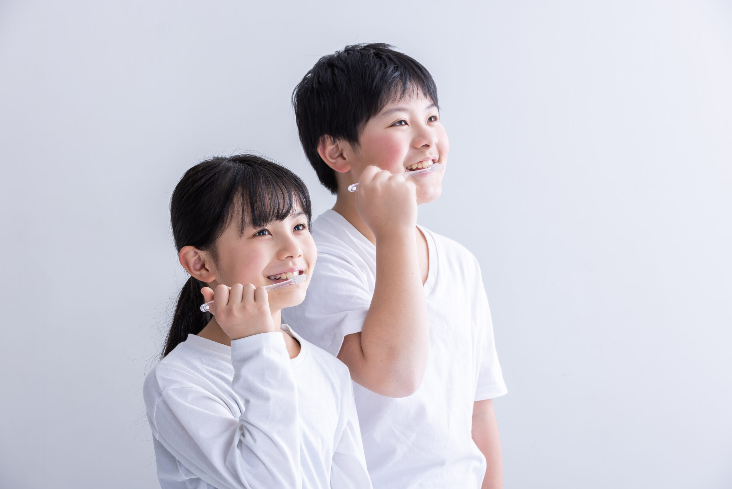 子どもの親知らずは抜いた方がいい?歯並びへの影響と抜歯の最適な時期