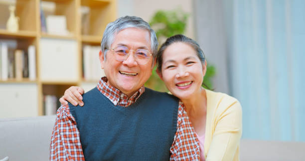 入れ歯の汚れの原因は？毎日のケアで気をつけること・注意点とよくある質問